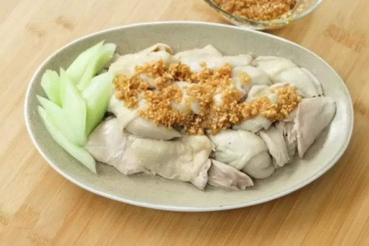 Bikin Hangat! Resep Ayam Rebus Jahe ala Chef Devina Hermawan