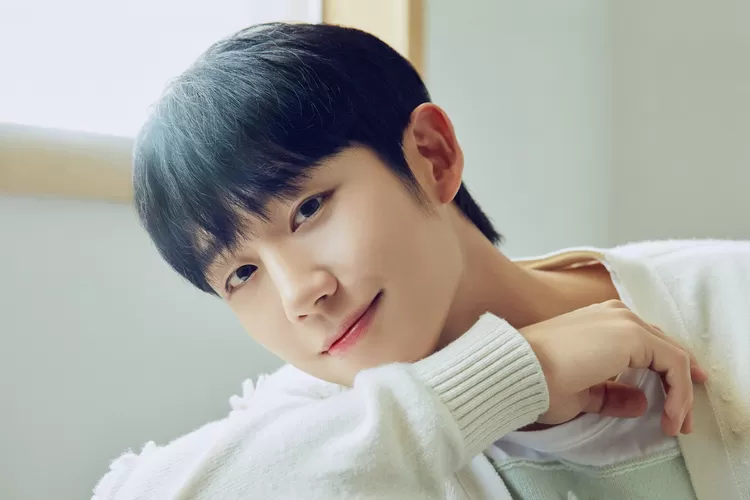 Jung Hae In akan gelar fanmeeting di Jakarta, Indonesia (Twitter @FNC_ENT)