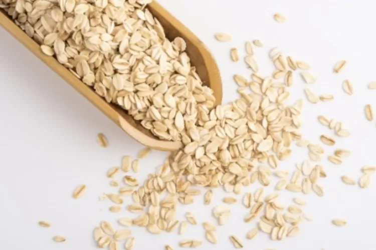 Kulit Kering dan Sensitif? Kamu Wajib Coba 5 Skincare Oatmeal Berikut ini (Foto: Female Daily)