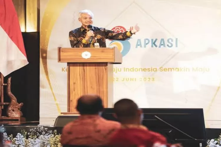 Gubernur Jateng Ganjar Pranowo membagikan pengalamannya mengelola daerah dengan 35 Bupati/Wali Kota selama dua periode mimimpin Jateng, di hadapan para Kepala Daerah yang tergabung dalam APKASI.. (istimewa )