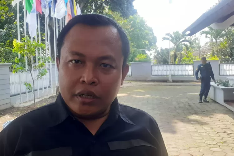 Ketua KPU Kota Bogor Samsudin dipanggil DKPP gegara pantun Aura Kasih. (Ayobogor.com/Riky Iskandar)