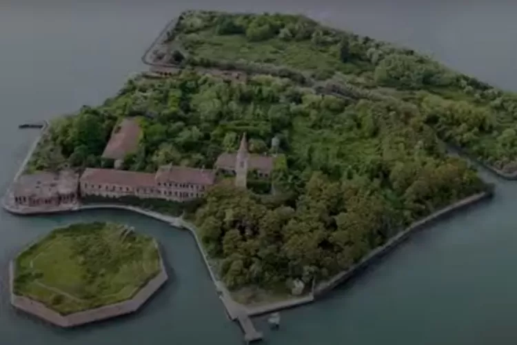 Misteri Dunia Pulau Berhantu Poveglia Misteri Dan Kisah Kelam Di Lagune Venesia Quena 