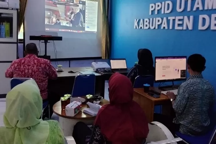 Tim PPID Kabupaten Demak mengikuti Sosialisasi Monev Keterbukaan Informasi Publik Tahun 2023. (dok)