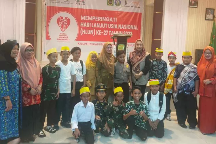 Tim APHISA SD Katokkoan Masamba Tampilkan Drama Lintas Generasi di Hari Lanjut Usia (Dok. LHR)