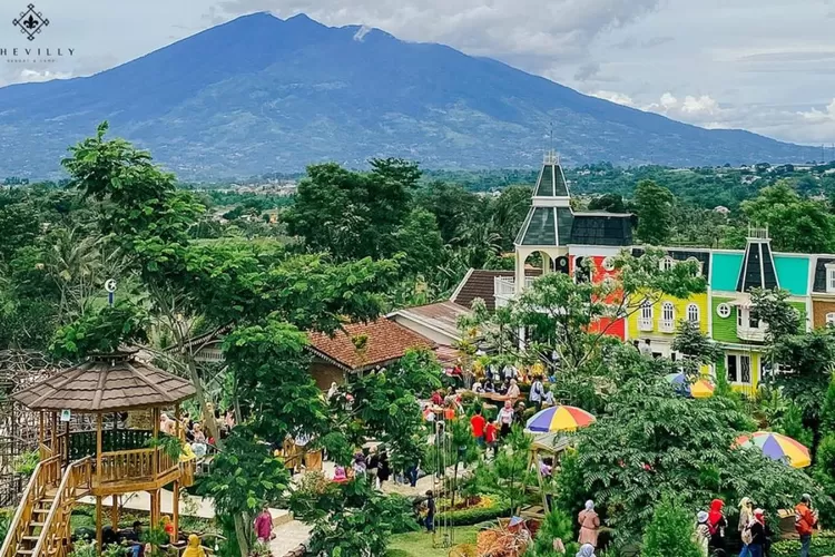 Harga tiket Chevilly Resort and Camp. (Instagram/chevillyresortandcamp)