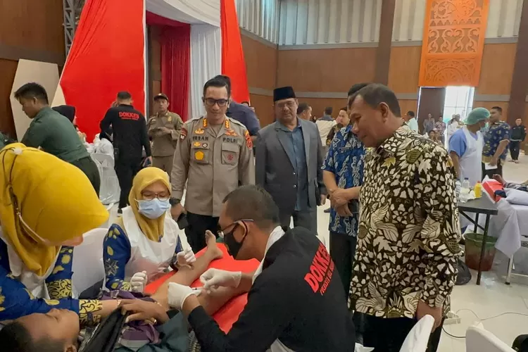 Kapolresta Deli Serdang Kombes Irsan Sinuhaji  turut memantau tugas tim dokter