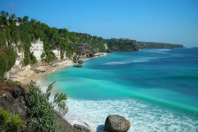 Pantai Pangandaran, Jawa Barat (pinterest)