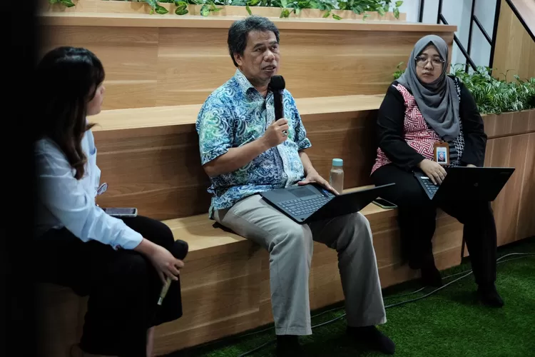 Asisten Deputi Perumusan Kebijakan Pemenuhan Hak Anak KemenPPPA Fatahillah (tengah). 