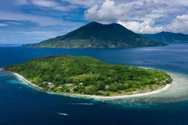 Pesona Alamnya Bagaikan Surga Tersembunyi Ini Dia Sederet Tempat Wisata Di Nusa Kenari Ntt 0171