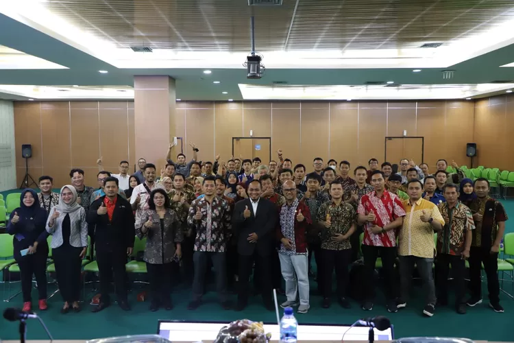 Perkuat Kualitas Jurnalistik, Diskominfostandi Gelar Bimtek Untuk Admin Medsos Perangkat Daerah