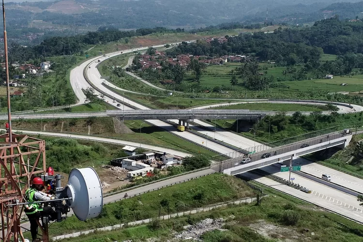 XL Axiata dukung layanan di Tol Cisumdawu (XL)