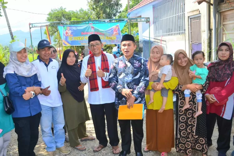 Wako Hendri Septa sangat mengapresiasi partisipasi warga pada  BBGRM di Korong Gadang.  (Dv/Prokopim Pdg)