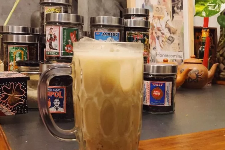 Kedai Teh Ojo Megatan (Instagram @kedaitehojomegatan)