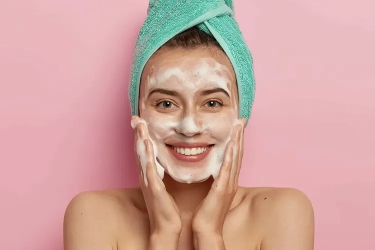 4 Rekomendasi Cleanser Untuk Kulit Iritasi, Sangat Lembut dan Cruelty Free (Foto: Female Daily)