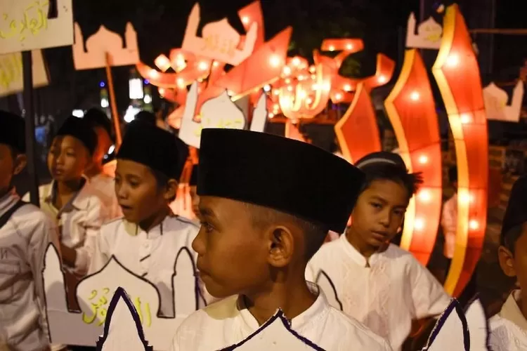 Saat Idul Adha, sunnah bagi umat Islam untuk membaca takbir, namun masih ada orang yang tidak jelas waktunya. Sebenarnya takbiran berapa hari Idul Adha?