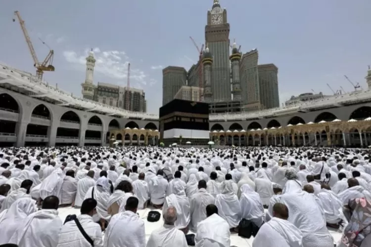 Umat Islam melakukan Ibadah Haji (Al Jazeera)