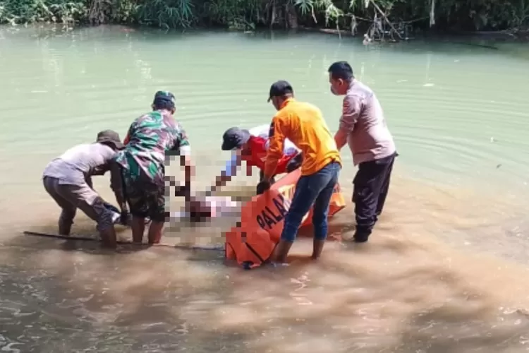Penemuan mayat tanpa identitas di Kali Cipangaur, Desa Barengkok, Jasinga, Kabupaten Bogor. (Ade/Metropolitan)