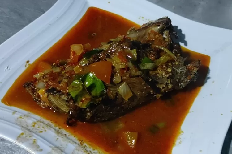 Sajian mangut kepala manyung Okade Caffee &amp; Resto di Demak. (Zaidi)