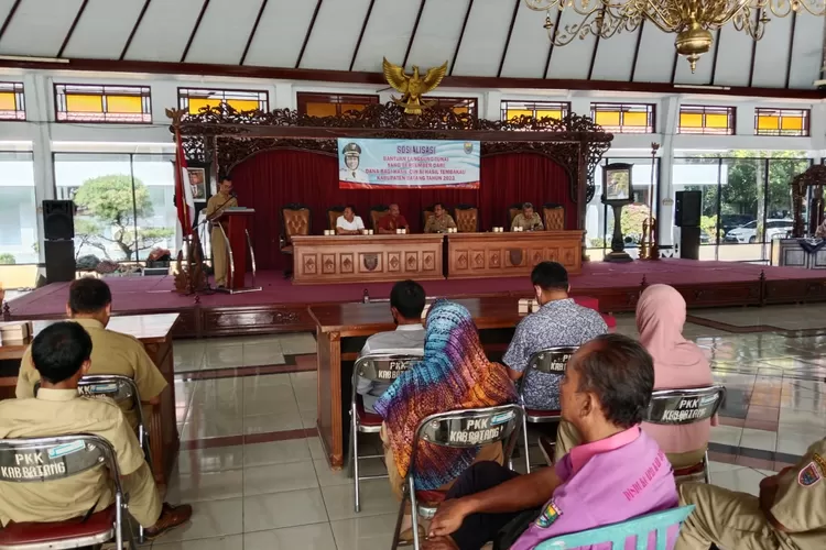 Sosialisasi Penyaluran Bantuan Langsung Tunai yang bersumber dari Dana Bagi Hasil Cukai Hasil Tembakau (DBHCHT) di Pendopo Kantor Bupati Batang, Selasa 27 Juni 2023. (Foto Muslihun/kontributor Batang.)