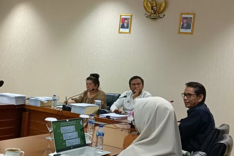 Komisi IV DPRD Kota Bogor saat rapat kerja bareng BPS terkait angka pengangguran dan kemiskinan di Kota Bogor. (Dok Metropolitan)