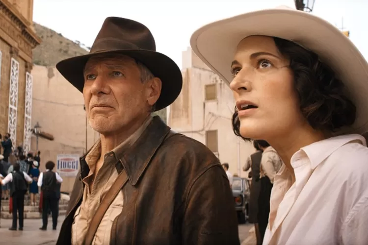 Indiana Jones (Harrison Ford) and Helena (Phoebe Waller-Bridge) in Lucasfilm's INDIANA JONES AND THE DIAL OF DESTINY. &copy;2023 Lucasfilm Ltd. &amp; TM. All Rights Reserved. (Lucasfilm Ltd.)