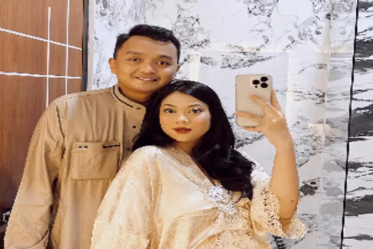 Potret Hanum Mega dan suami (Instagram @real.hanummegaa)