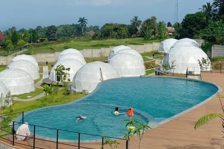 Lenirra Villa and Resto, rekomendasi tempat staycation di Bogor. (instagram/linerra_resto)