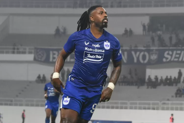 Carlos Fortes, striker PSIS Semarang saat melakukan selebrasi. Di bulan Juli ini PSIS akan memainkan tiga laga kandang.  (Audrian Firhannusa)