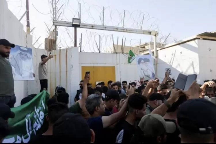 Aksi Protes yang Terjadi di Kedutaan Swedia untuk Irak (Al Jazeera)