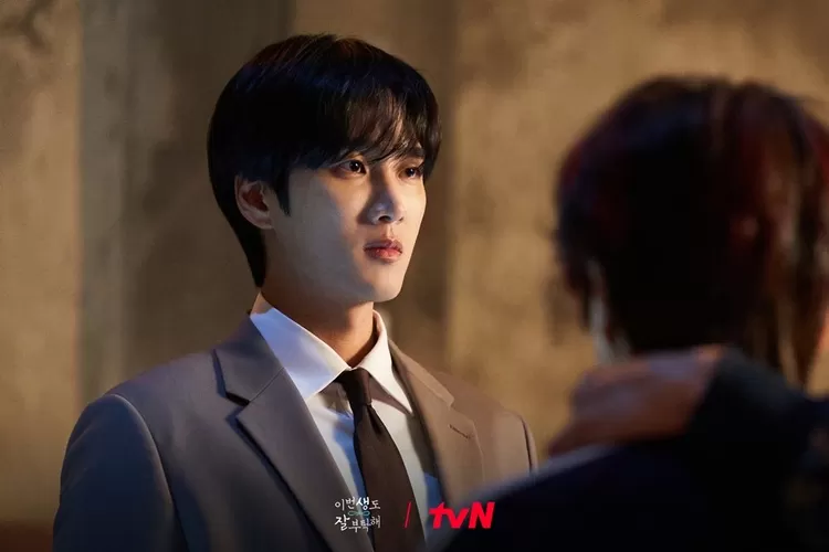 Spoiler Part 2 See You in My 19th Life Episode 5: Sorot Mata Tajam Ban Ji-eun  Ketika Selematkan Mun Seo-ha