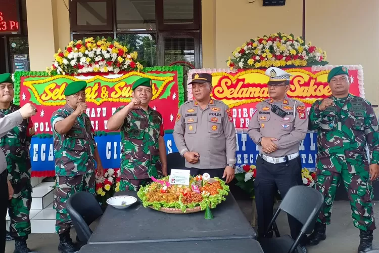 Sinergitas Koramil 06/Cimanggis dan Polsek Cimanggis dalam HUT ke-77 Bhayangkara Polri.