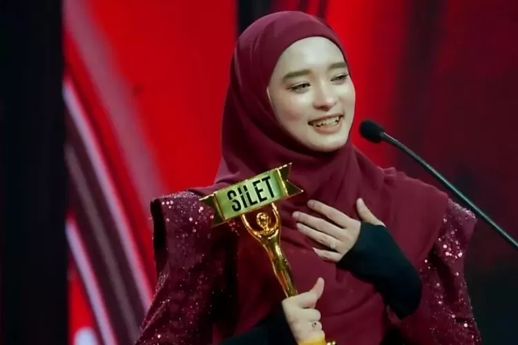 nara Rusli raih Silet Awards. (Sumber:  Instagram @mommy_starla.)