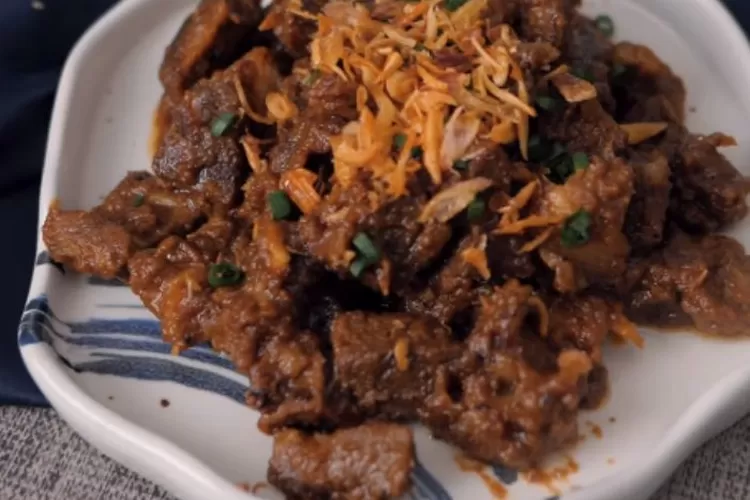 Enak dan Empuk! Resep Lapis Daging Kambing Ala Chef Ade Koerniawan