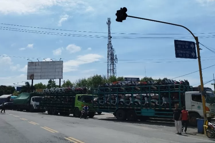 Sudah 2 Hari Jalur Menuju Pelabuhan ASDP Ketapang Banyuwangi Macet, Ini ...