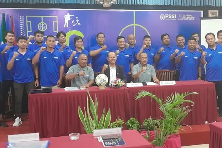 Peserta kursus kepelatihan lisensi C PSSI Jateng di Hotel Siliwangi.  (Ayosemarang.com/ Audrian Firhannusa)