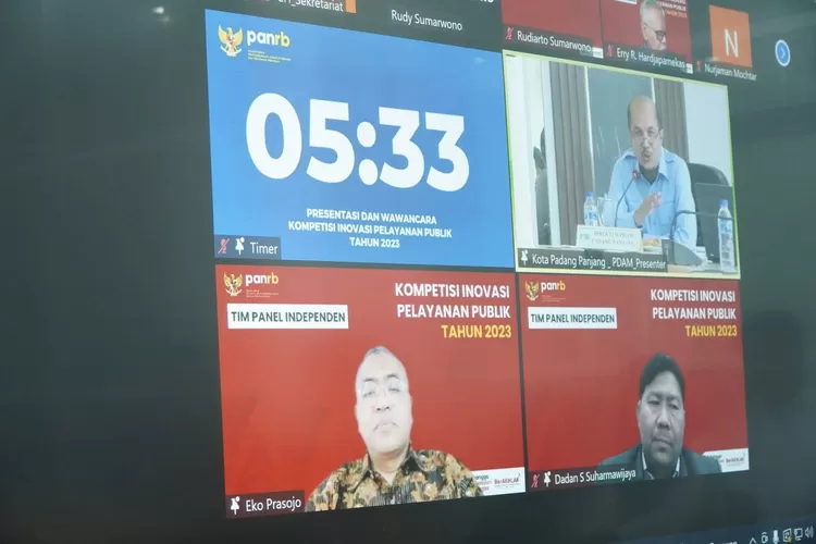 Wali Kota Padang Panjang saat Presentasikan Inovasi SWMS PDAM ke Tim Panel KIPP Kemenpan RB (Kominfo Padang Panjang)