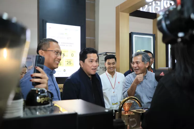 Menteri BUMN Erick Thohir saat mengunjungi Indonesia Cup Testers Championship di JIExpo Kemayoran. (BRI)
