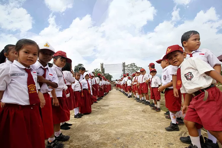 Peraturan Seragam Sekolah TERBARU Untuk Sekolah Dasar Sesuai ...