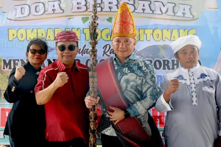 Bacaleg dari  Toga Aritonang deklarasi  persaingan  di Pemilu yang  Jurdil.