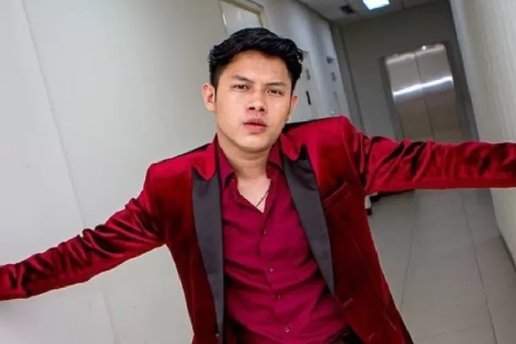 Inilah profil dan biodata Rony Parulian, penyanyi berbakat yang meraih juara 3 Indonesian Idol 2023 (Tangkap layar Instagram/@ronyparulian__)
