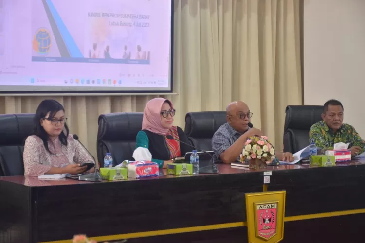 Kantor Wilayah Kementerian Agraria Tata Ruang (ATR)/Badan Pertanahan Nasional (BPN) Provinsi Sumatera Barat melakukan verifikasi sejumlah data dan dokumen ke Kabupaten Agam