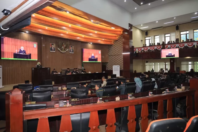 Pemerintah Kota Bekasi bersama DPRD sepakati Perda pelaksanaan APBD 2022. (Pemkot Bekasi)