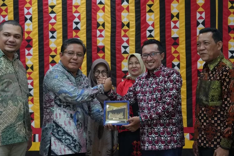  Kunjungan Bupati Tanah Datar, Eka Putra disambut hangat pengurus IKTDP Palembang. (Prokopim)