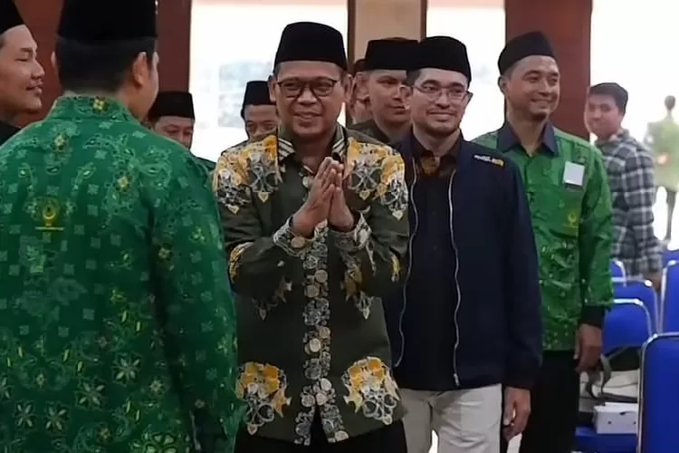 Ketua DPD PKS Kota Depok Nomor 2 Dari Kiri (Febri Daniel Manalu)