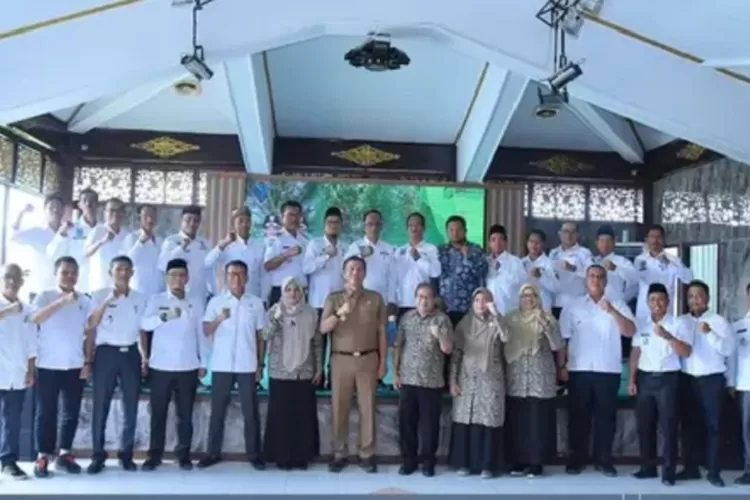 Bupati MFA Laksanakan Launching UHC Kepesertaan JKN KIS Kabupaten Batang Hari&nbsp; (Dok. Annuza)