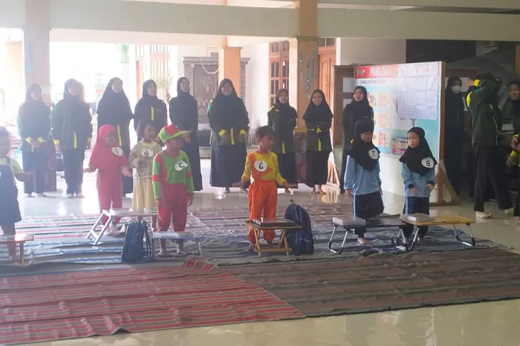 Mahaiswa Unusida melakukan praktik wirausaha