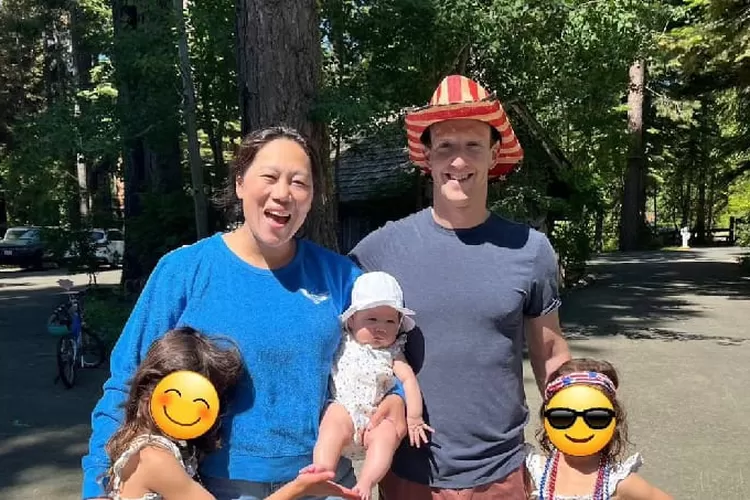 Mark Zuckerberg and family (Febri Daniel Manalu)