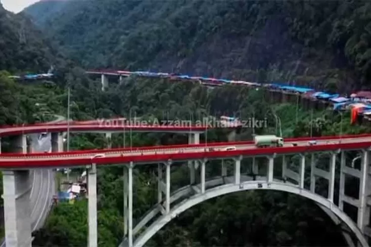 Bahaya Mengintai Pengendara! Jembatan Kelok Sembilan Sumatera Barat Mulai Retak