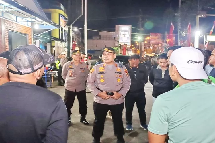 Kapolres Padangsidimpuan, AKBP Dudung Setyawan pimpin apel gabungan patroli skala besar  di halaman Pos Lantas Polres  (Realitasonline.id/Riswandy)