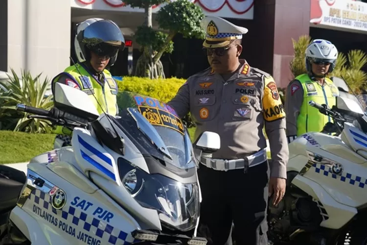 Dirlantas Polda Jateng Kombes Agus Suryo saat mempersiapkan pasukan dalam Operasi Patuh Candi 2023.  (Polda Jateng)